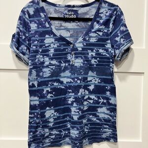 Mudd Navy and Light Blue Tie-Dye Short Sleeve Top
